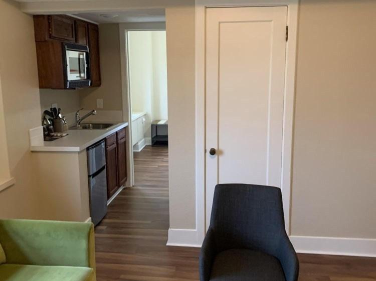 Hotel Leo Bellingham Bagian luar foto